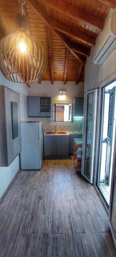 Shades Apartment Skiathos Town Bagian luar foto