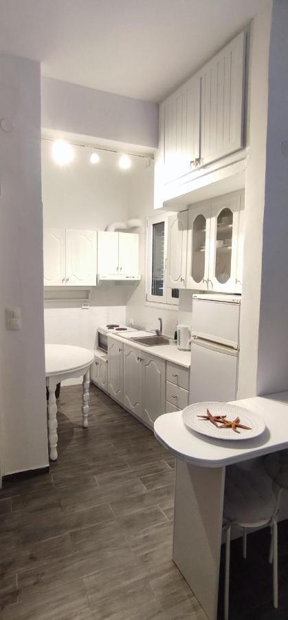 Shades Apartment Skiathos Town Bagian luar foto