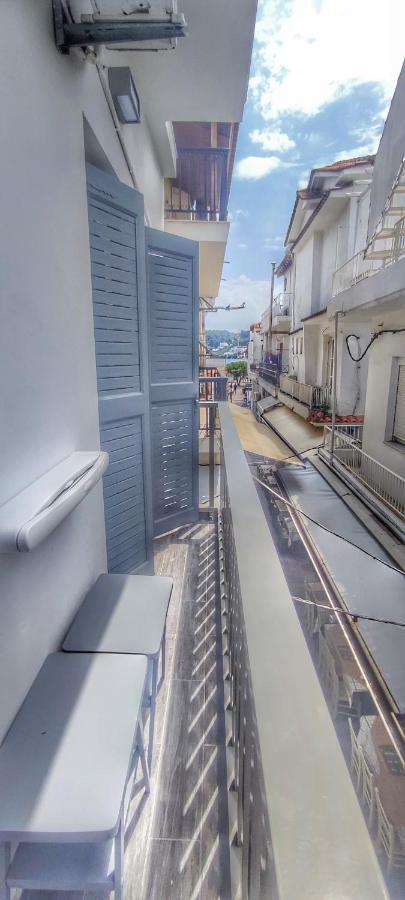 Shades Apartment Skiathos Town Bagian luar foto